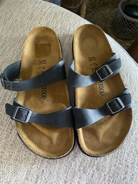 Birkenstock Black Two-Strap Sandals Comfortable Footbed 41 size 10
